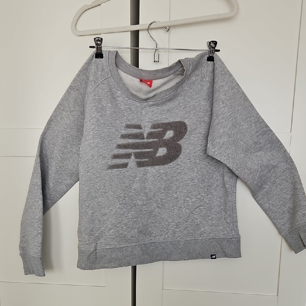 New Balance Heather Gray Women's Crew Neck Sweater L